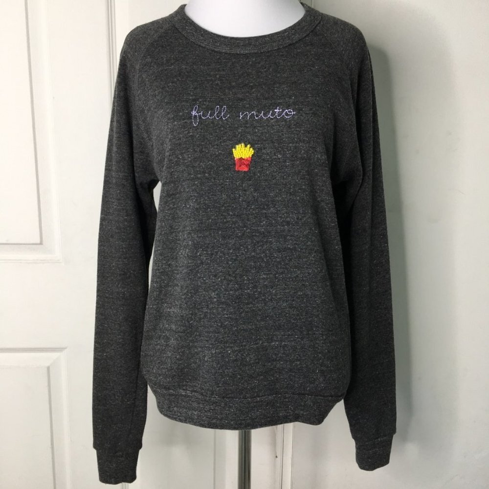 Bow & Drape Women’s Gray Embroidered Fries Long Sleeve Crewneck Sweatshirts Sm